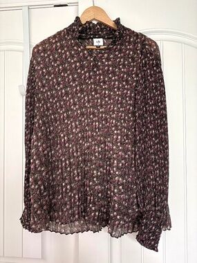 CAbi Knife Pleat Blouse Style 3952 Bloom Print Long Sleeve Size M